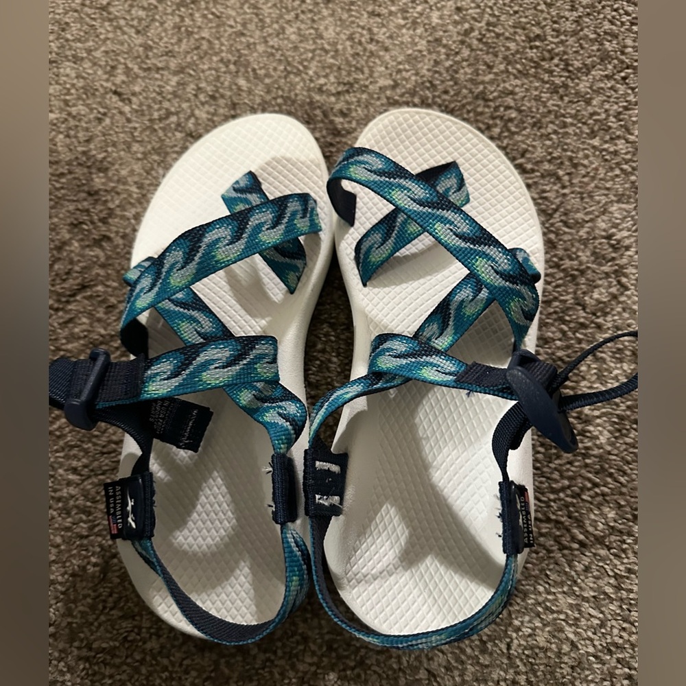 Women’s Chacos Size 8